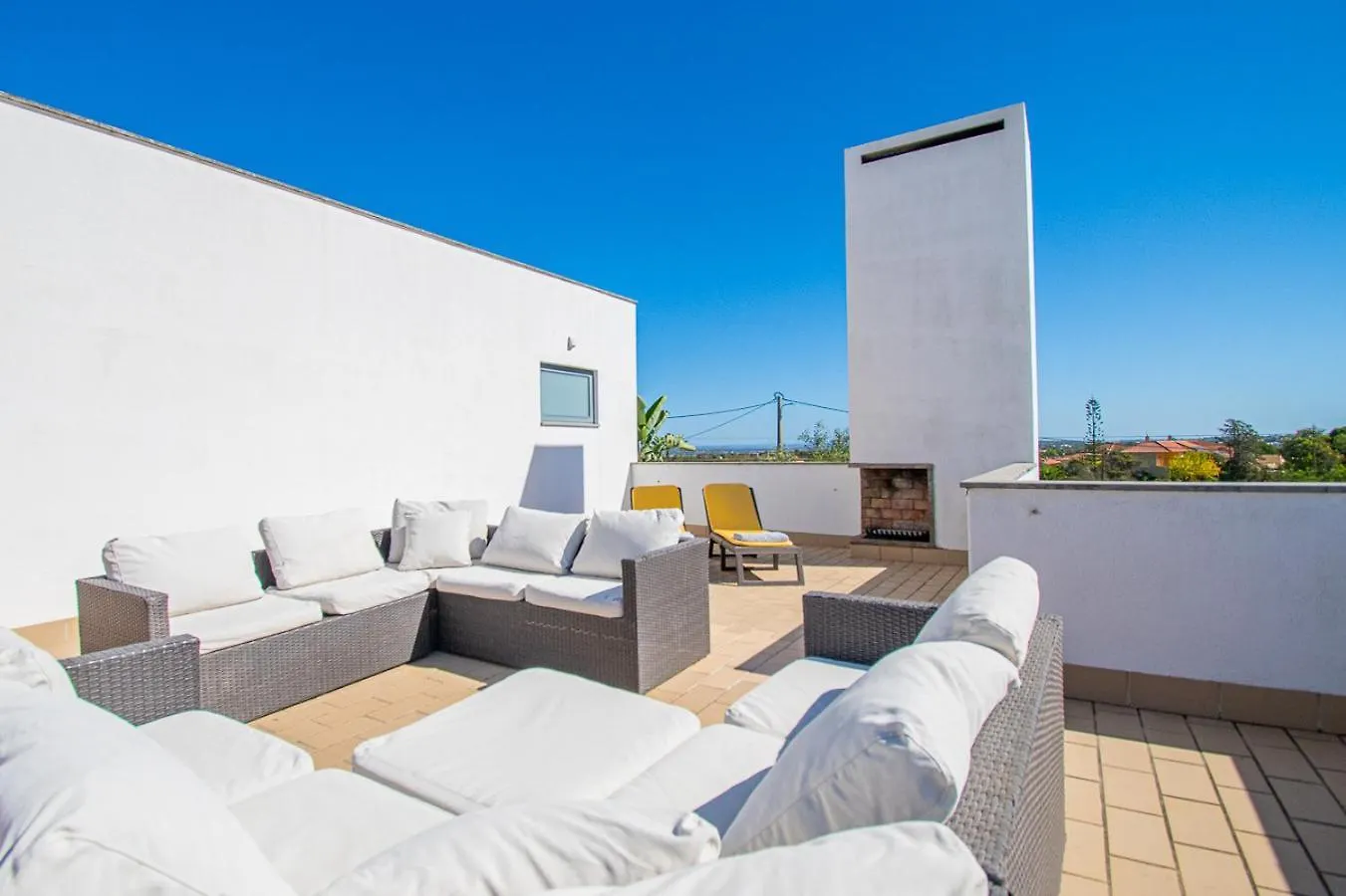 Casa Madeira - Spacious 4-Bedroom Villa With Private Pool Carvoeiro  Portugal