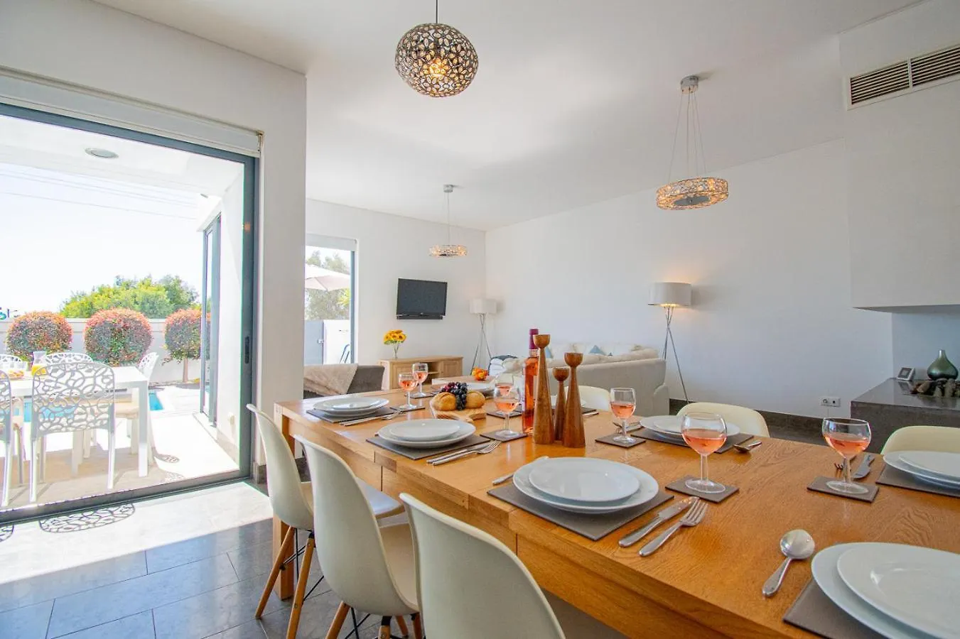 Casa Madeira - Spacious 4-Bedroom Villa With Private Pool Carvoeiro