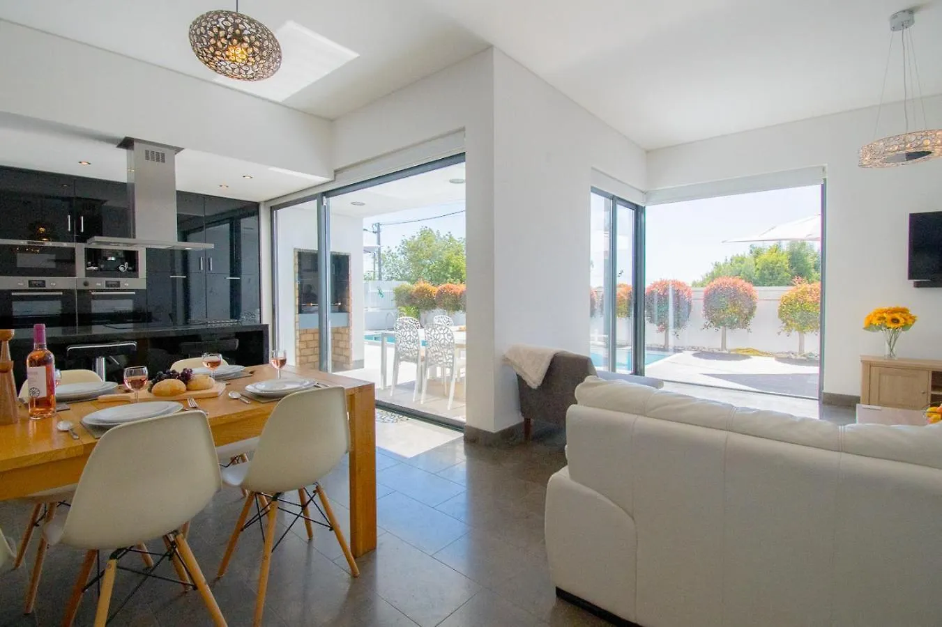 Casa Madeira - Spacious 4-Bedroom Villa With Private Pool Carvoeiro  0*, Carvoeiro (Lagoa) Portugal
