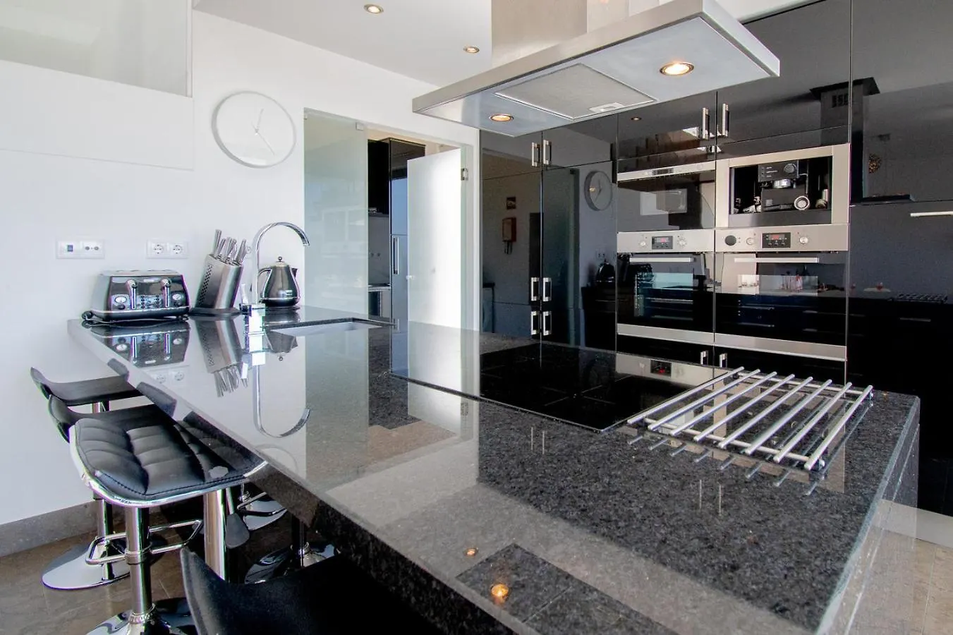 Casa Madeira - Spacious 4-Bedroom Villa With Private Pool Carvoeiro  Carvoeiro (Lagoa)